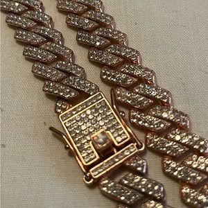 Choker - costume jewelry rose gold color.